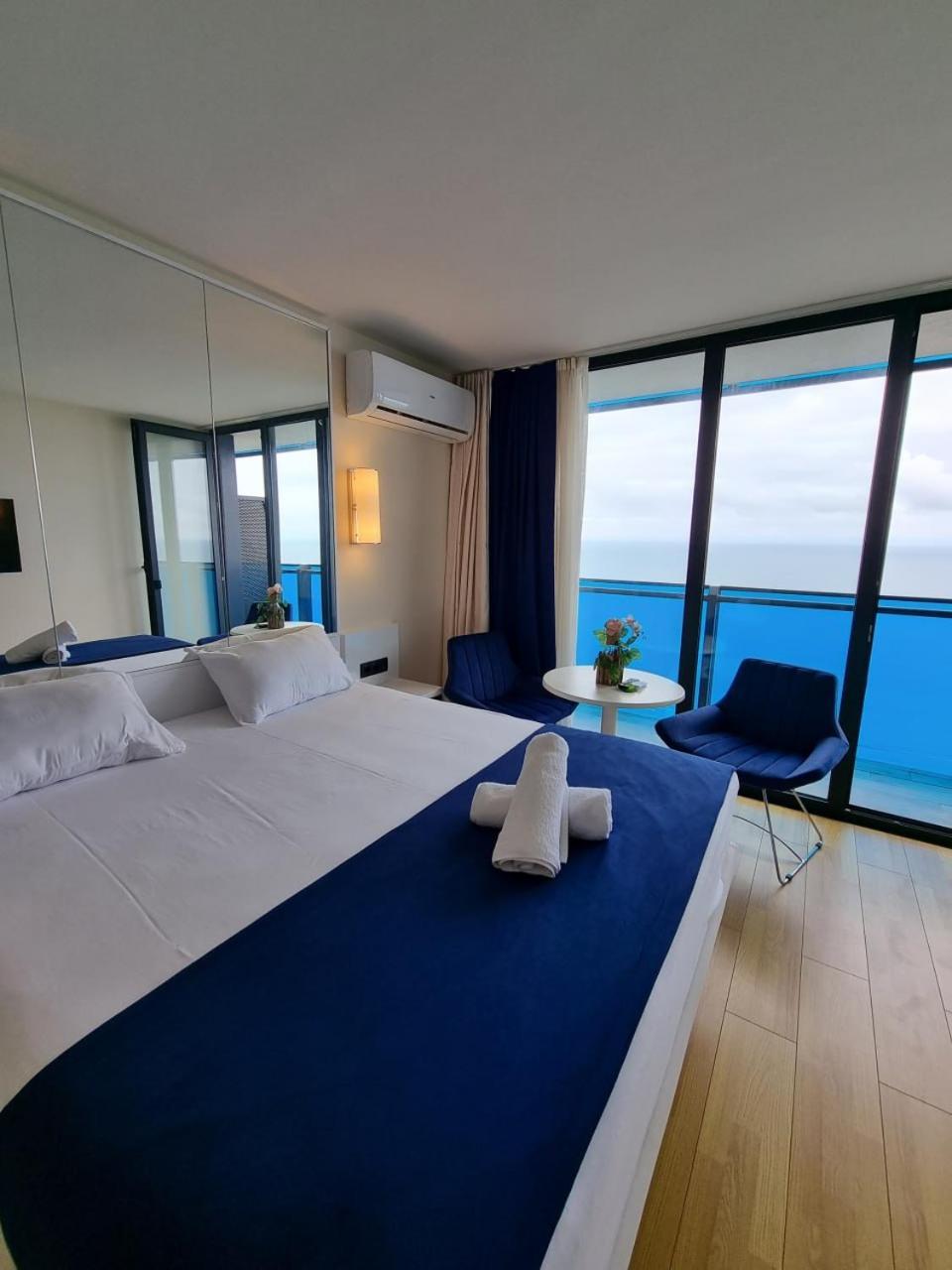 באטומי Orbi City Aparthotel מראה חיצוני תמונה