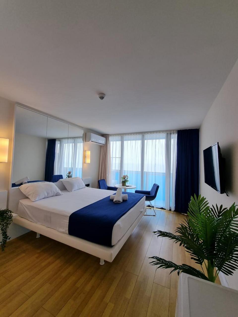 באטומי Orbi City Aparthotel מראה חיצוני תמונה