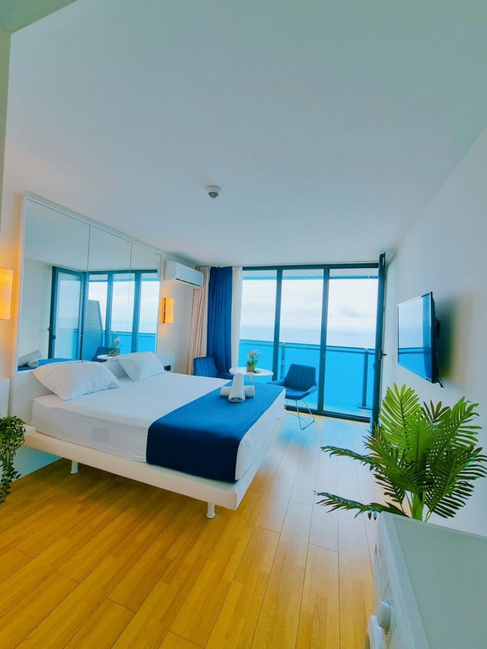 באטומי Orbi City Aparthotel מראה חיצוני תמונה
